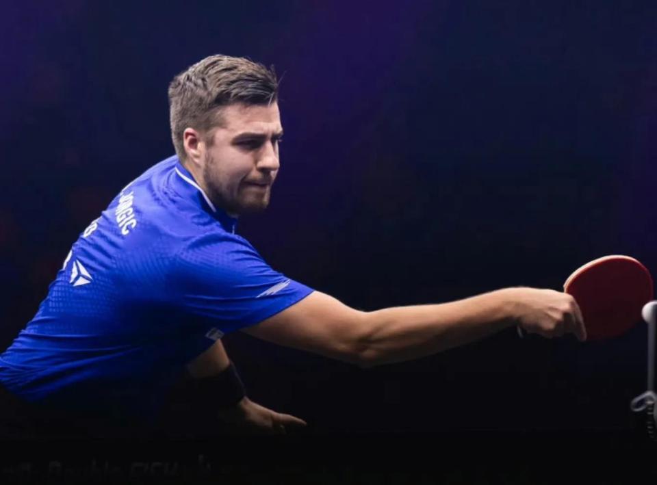 足球场上变 足球场上变